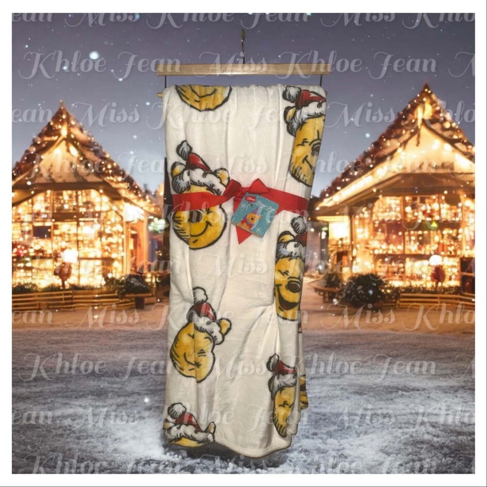 - Disney Winnie The Pooh Face Christmas Throw Blanket